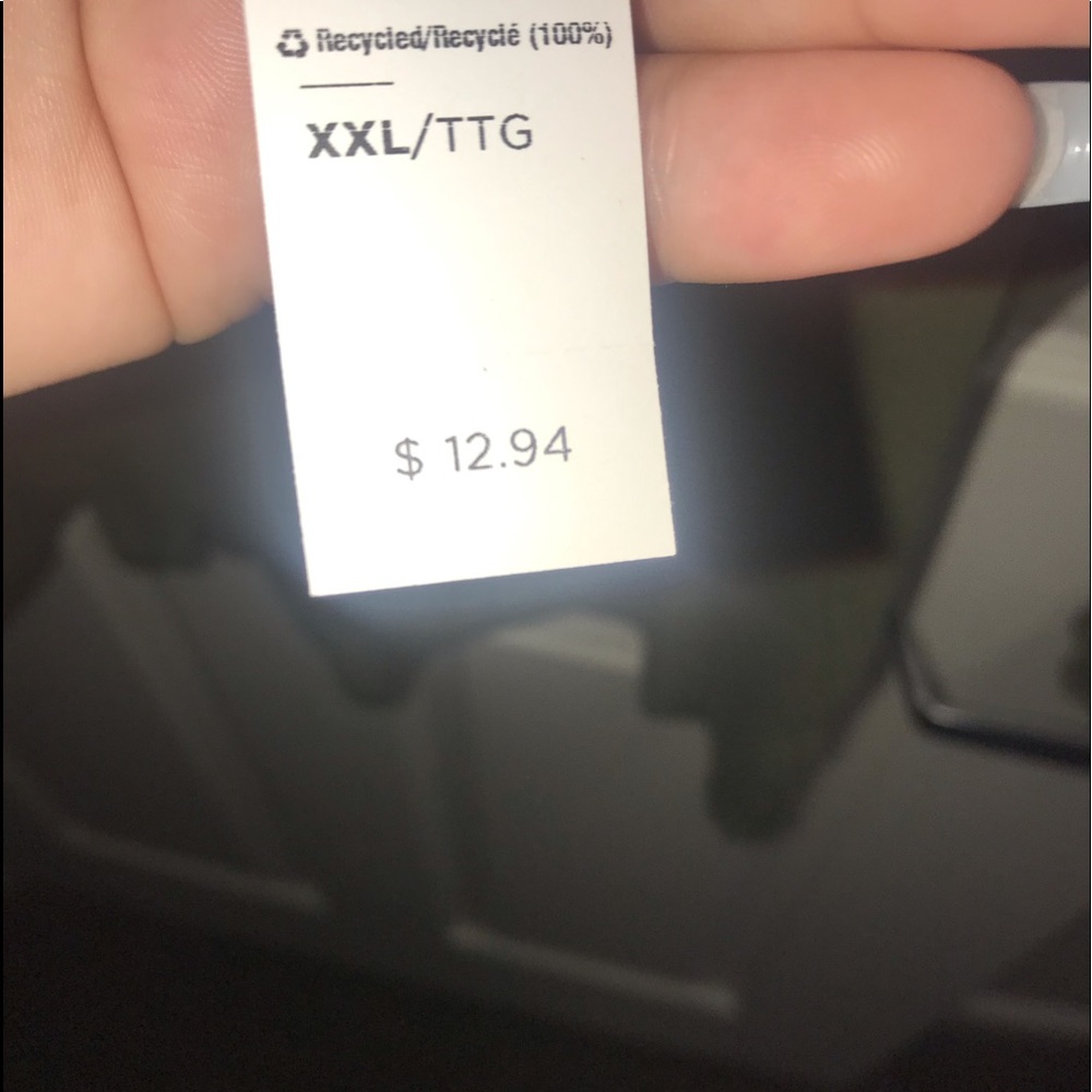 Simple Tee - Picture 2 of 3